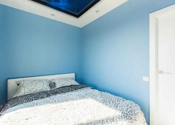 Brand New Relaxing Place In Neighbourhood Jacuzzi Apartment